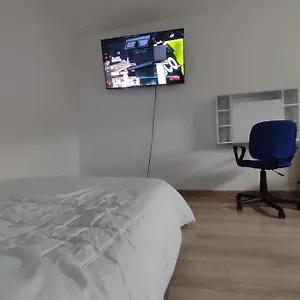 Chambre Prive Dans Une Maison Avec Terrasse Et Jardin Salles De Bain Partagees Séjour chez l'habitant Lille
